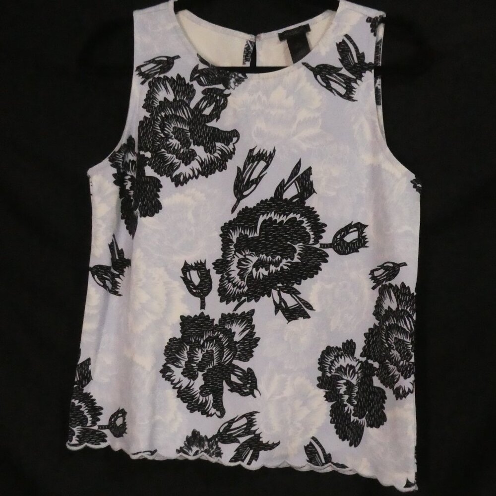 ANN TAYLOR FACTORY Floral Embroidered Scallop Hem Tank Top - Small